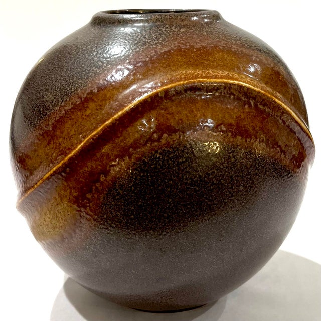 Founded in 1883 - Dumler & Braiden became one of the leading postwar modernist potteries. Specifically for bold geometric...