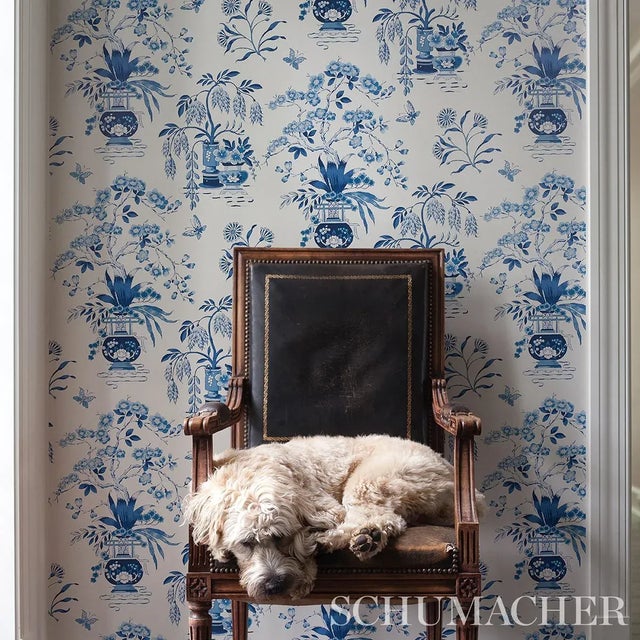 Not Yet Made - Made To Order Schumacher Ming Vase Wallpaper in Porcelain - 10 Yards For Sale - Image 5 of 6