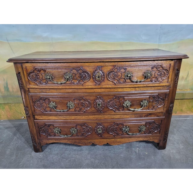 Brown Louis XV Chest of Drawers in Walnut For Sale - Image 8 of 13