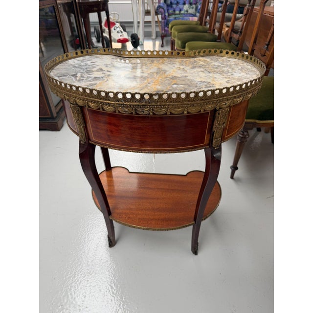 French Marble-Topped Kidney-Shaped Side Tables, Set of 2 For Sale - Image 4 of 12