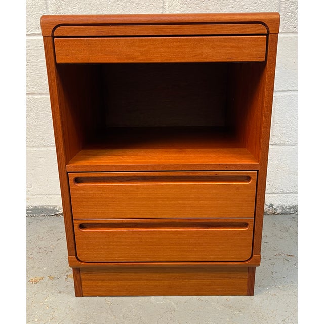 Vintage Danish Modern Teak Nightstands by Nils Jonsson for Torring Mobelfabrik, A Pair For Sale In New York - Image 6 of 15