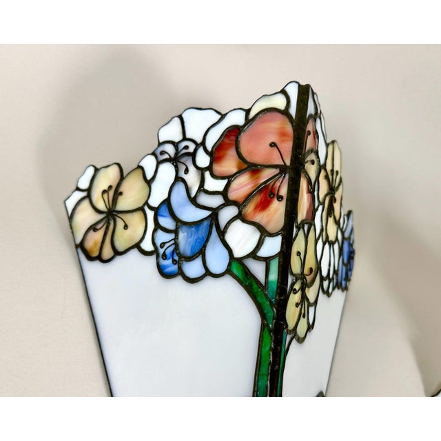 Vintage French Brass and Glass Sconces in the style of Tiffany, 1950s, Set of 2 For Sale - Image 3 of 8