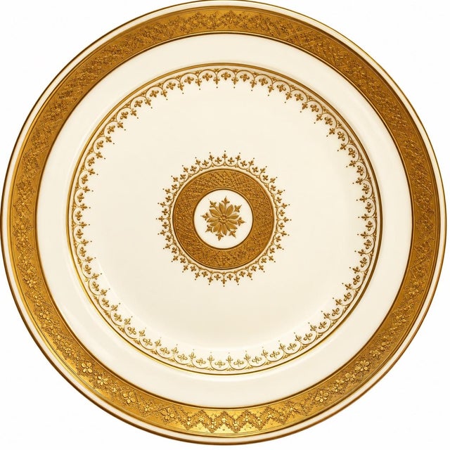 Tiffany and Co. Antique Minton for Tiffany and Co. Gold-Encrusted Dinner Plates - Set of 18 For Sale - Image 4 of 17