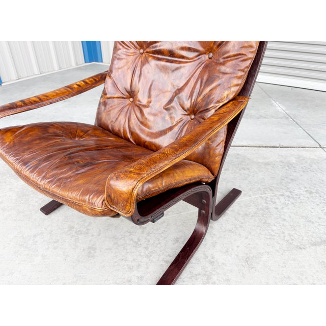 Brown 1960s Mid Century "Siesta" Chair & Ottoman Attributed to Ingmar Relling for Westnofa For Sale - Image 8 of 15
