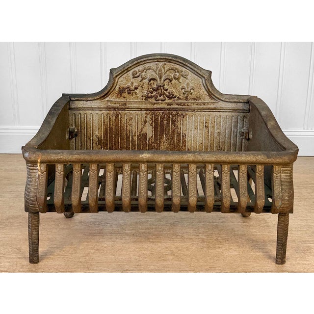 Early 20th Century Antique Victorian Cast Iron Fireplace Coal Grate W/ Fleur De Lis Motif For Sale - Image 5 of 12