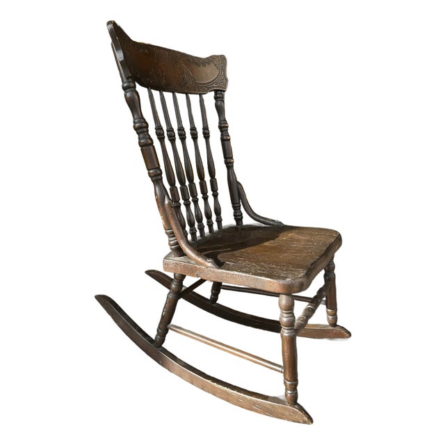 Early 1900s Oak Spindle Back Rocking Chair For Sale