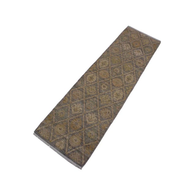 Designed with mesmerizing intricacy and gorgeous color palette, this hand-knotted masterpiece demonstrates the beauty and...