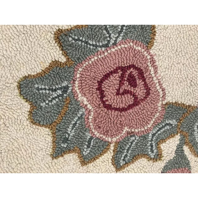 1950s American Vintage Hook Rug, 1950s For Sale - Image 5 of 10