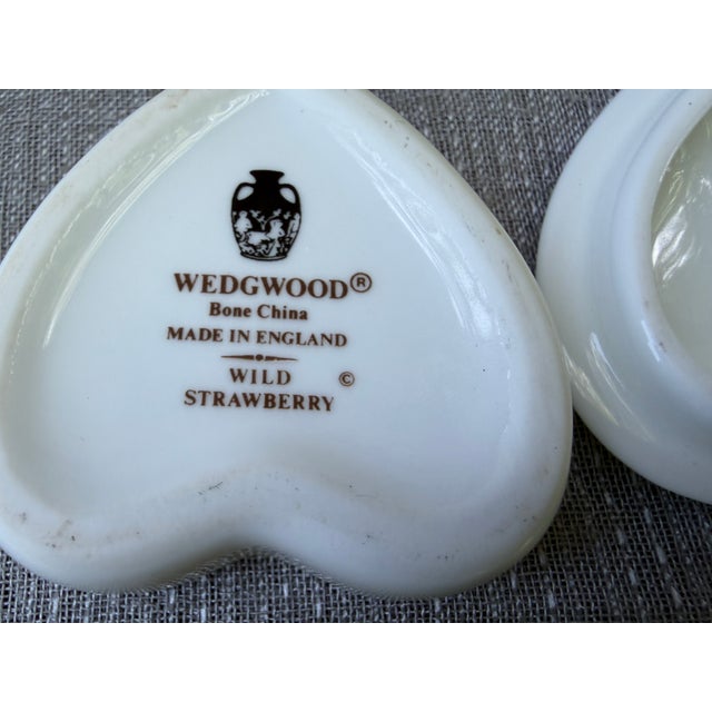 Vintage Wedgwood Floral Strawberry Porcelain Heart Trinket Box For Sale - Image 11 of 12