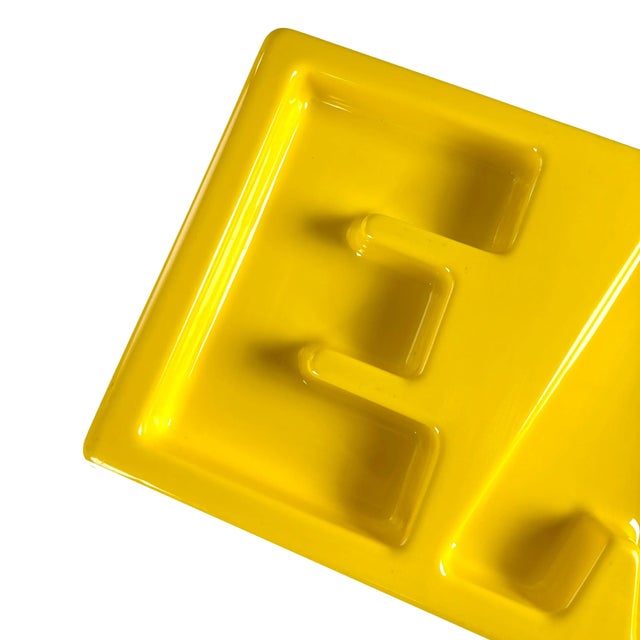Plastic Vintage 1970s Arthur Umanoff "Chatter Platter" Eat! Snack Tray for Custom Merchandise Corp Yellow Plastic Typography Serving Dish For Sale - Image 7 of 8