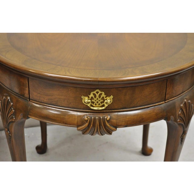 Queen Anne Vintage Baker English Queen Anne Style Burl Walnut Round Lamp End Tables - Pair For Sale - Image 3 of 12