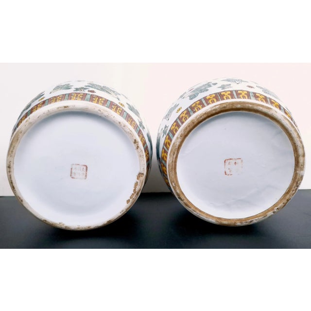 Pair of Chinese Porcelain Covered Ginger Jars For Sale - Image 9 of 12