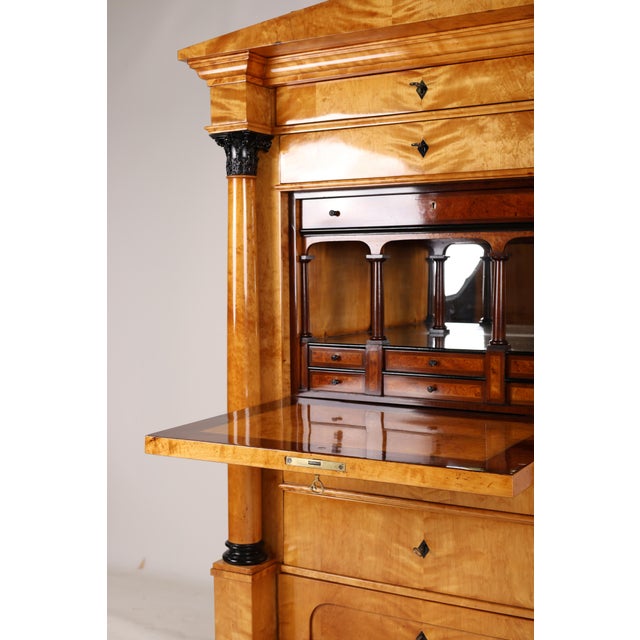 Wood Biedermeier Secretary Desk in Birch, 1820 For Sale - Image 7 of 18