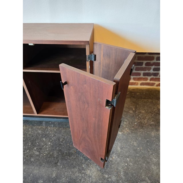Wood Attributed to Milo Baughman for Directional Walnut Media Cabinet Credenza – Vintage MCM For Sale - Image 7 of 12