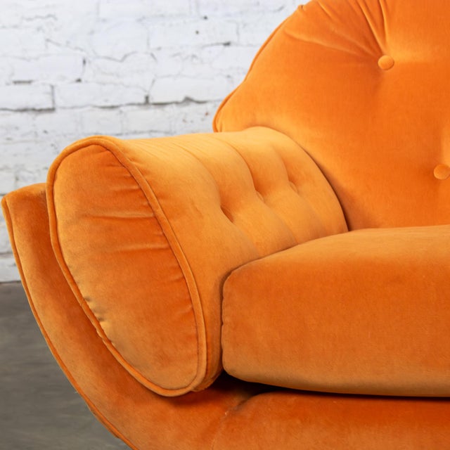 Mid-20th Century MCM Adrian Pearsall Style Gondola Sofa Orange Velveteen Fabric For Sale - Image 6 of 18