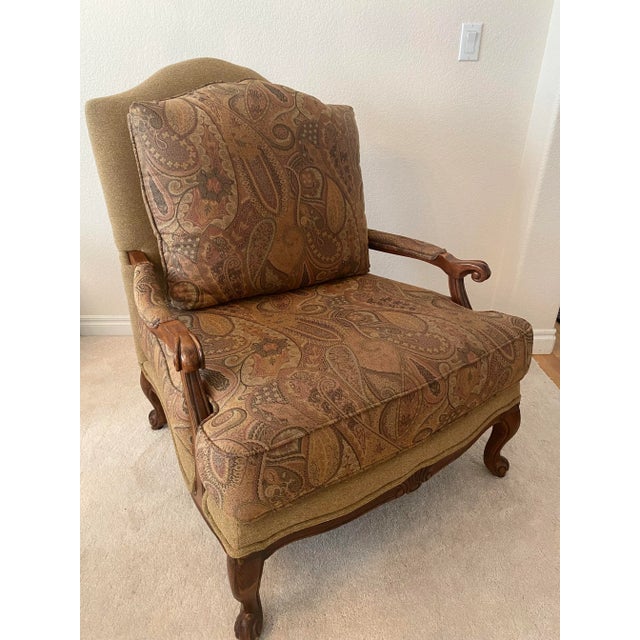 Ethan Allen Ethan Allen Wide Carved Bergere French Louis XV Style Harris Chair Excellent Condition For Sale - Image 4 of 16
