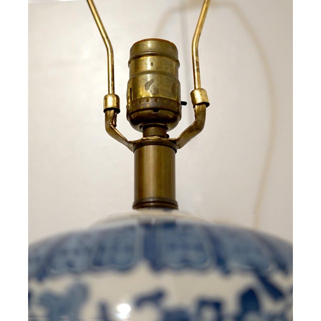Blue and White Vintage Porcelain Ginger Jar Lamp with Rosewood Base For Sale In Los Angeles - Image 6 of 8
