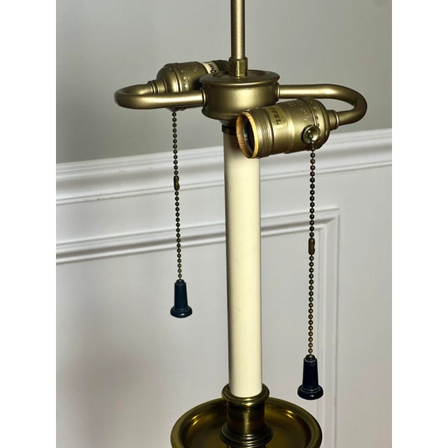 Mid-Century Modern Vintage 1970s Stiffel Brass Floor Lamp With Glass Table For Sale - Image 3 of 12