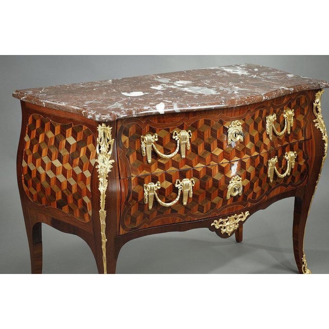 Louis XV Rosewood Veneer with Oeben Marquetry Chest of Drawers, 1760s For Sale - Image 4 of 18