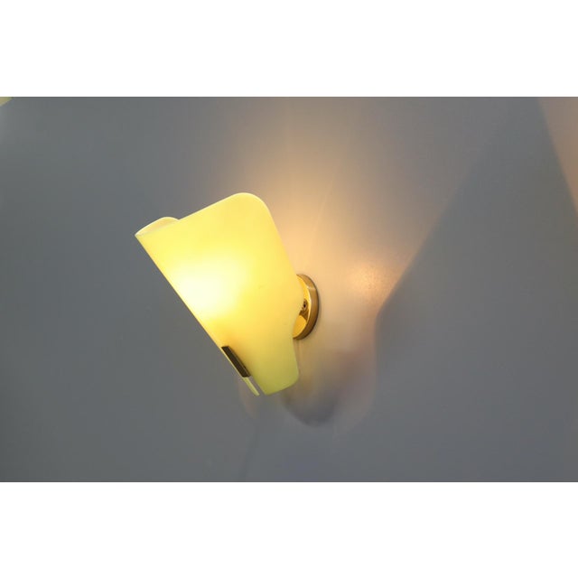 Gino Sarfatti Model 167 PX Methacrylate Yellow Wall Lights by Gino Sarfatti for Arteluce, 1950, Set of 2 For Sale - Image 4 of 10