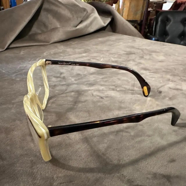 1980s 1980s Vintage Fashion Sunglasses by Gianni Versace For Sale - Image 5 of 12