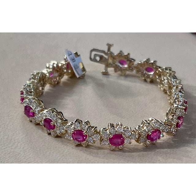 7 Carat Oval Cut Natural Ruby & Diamond Tennis Bracelet 14kt Yellow Gold 24.5 G For Sale In New York - Image 6 of 18