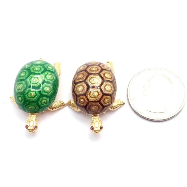 1960s 1960s Boucheron France Yellow Gold Enamel Set of Two Turtle Brooches For Sale - Image 5 of 12