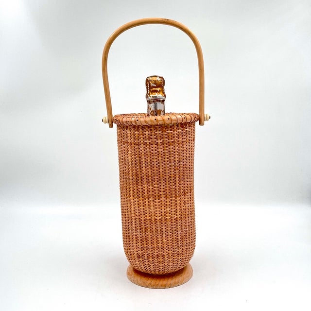 Rustic Vintage Nantucket Basket Wine Chiller, Carrier or Vase With Hard Plastic Liner For Sale - Image 3 of 9