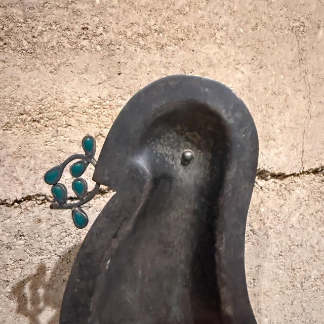 AMBIANIC presents 1960s Los Castillo Bird with Flowers Silver plated Dish Lovely embellished green stone flower petals...