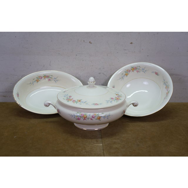 Mid 20th CenturyHomer Laughlin Georgian Eggshell Nautilus China Dinner Service for 12 - 102 Pcs For Sale - Image 17 of 18