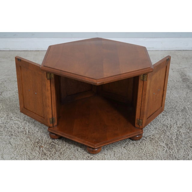 Traditional Ethan Allen Nutmeg Maple Hexagon Drum Lamp Table For Sale - Image 3 of 12