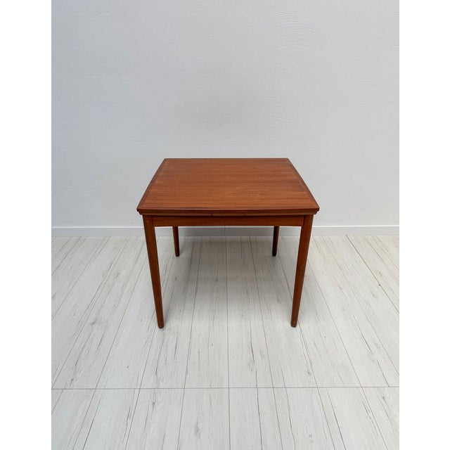 Mid-Century Danish Teak Extendable Dining Table by Poul Hundvad for Hundevad & Co., 1960s For Sale - Image 9 of 9