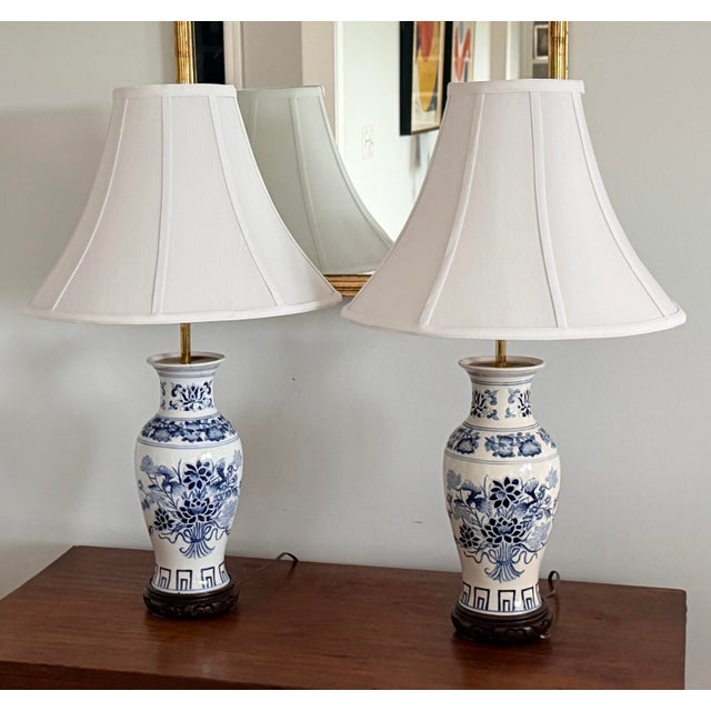 Chinoiserie Blue and White Porcelain Vase Table Lamps For Sale - Image 9 of 12