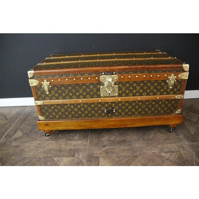 This superb Louis Vuitton cabin trunk is very rare. Indeed, its dimensions are quite small for a cabin trunk, measuring...