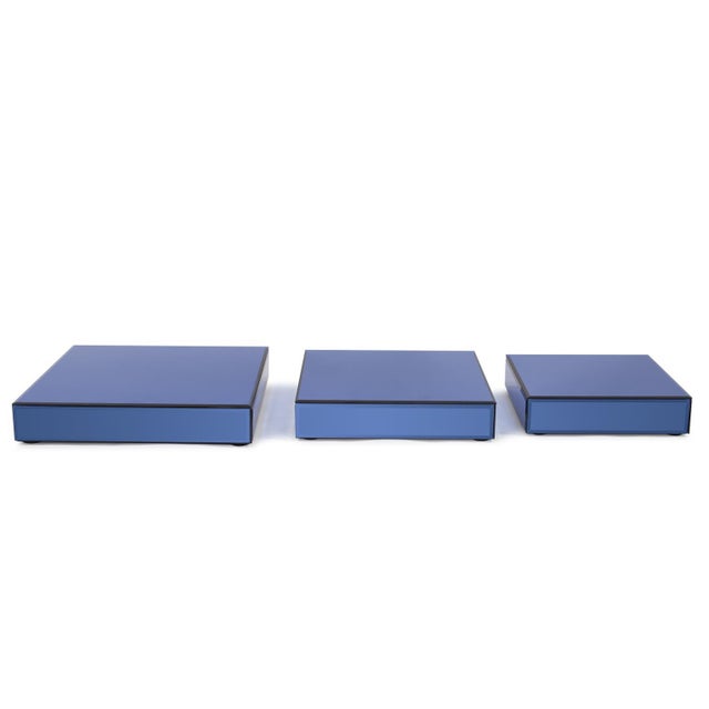 Kenneth Ludwig Chicago Sapphire Set of 3 Mirrored Platforms For Sale - Image 4 of 9