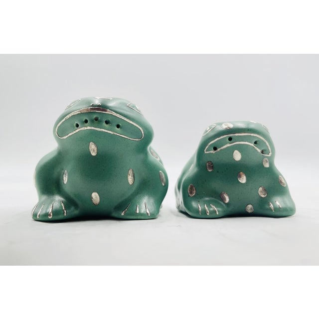 1990s Emilia Castillo Pure Silver & Porcelain Frog Salt & Pepper Shakers, Taxco 1998 For Sale - Image 5 of 10