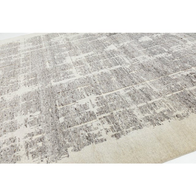 2020s 12 X 15 Contemporary Abstract Grid Wool Area Rug – Neutral Slate & Cream For Sale - Image 5 of 10