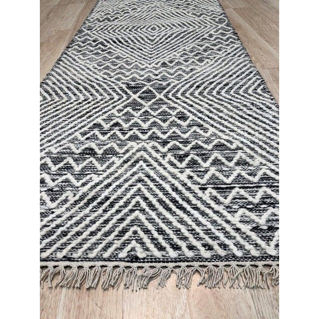 Black 2x8 Black Handwoven Wool Stacked Chevron Diamond Geometric Modern Carpet Rug For Sale - Image 8 of 12