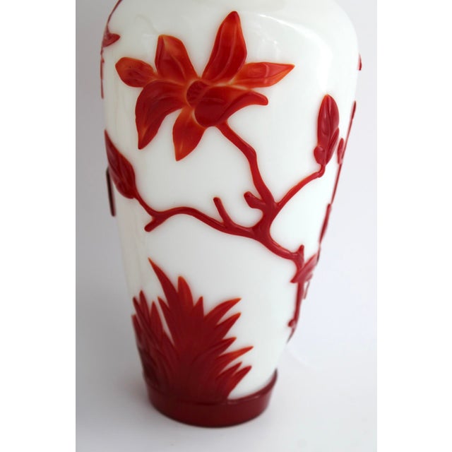 White Antique Pair of Chinese Peking Glass Vases W/ Birds & Lotus Flowers, C1900, 10” For Sale - Image 8 of 14
