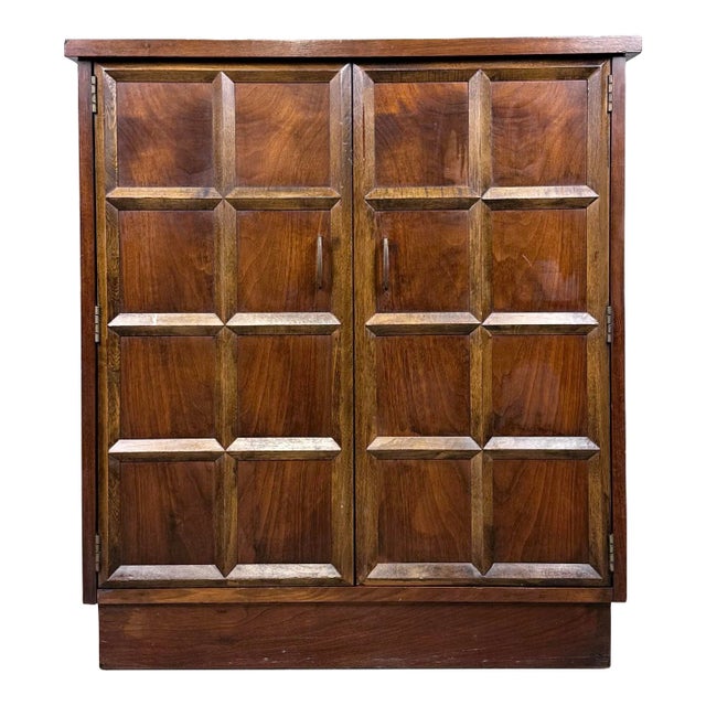 Mid Century Modern Walnut Rolling Bar Cabinet With Glasses by Lane For Sale