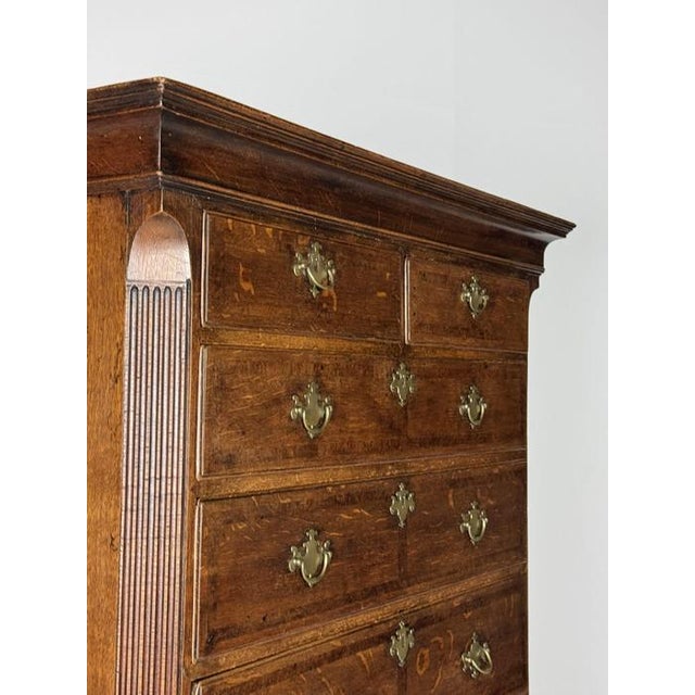 English Tallboy in Oak, 1800s For Sale - Image 4 of 18
