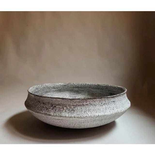 Black Stoneware Phiale Plate by Elena Vasilantonaki Unique Dimensions: ⌀ 30 x H 10 cm (Dimensions may vary) Materials:...