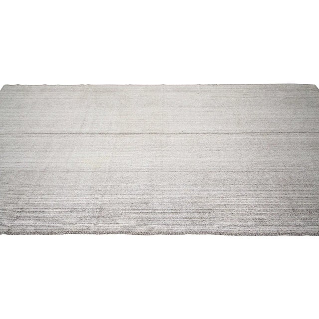Vintage Gray Modern Turkish Kilim Rug For Sale - Image 4 of 7