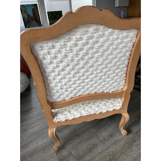 Contemporary Make an Offer: I’m Moving Soon and Don’t Have Room for These Gorgeous chairS Kreiss Whitewashed Oak & Cotton Upholstered Lounge Chairs, Pair For Sale - Image 3 of 4