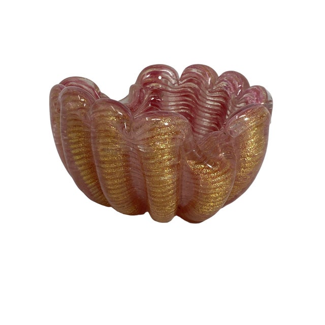 Price reduced $100. Now only $199! Cute vintage Dish made in Murano, Italy. Small, but rare. Features 24K gold infused...