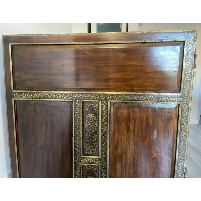Chestnut 1970s Mahogany Bogart Chest With Brass Inlay For Sale - Image 8 of 18