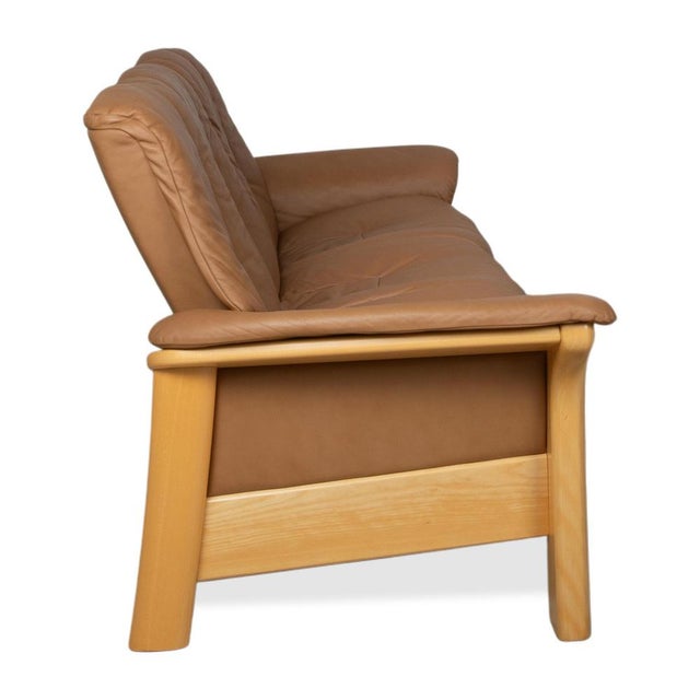 Windsor Three-Seater Leather and Wood Sofa in Brown Cognac with Manual Reclining Function from Stressless For Sale - Image 16 of 18