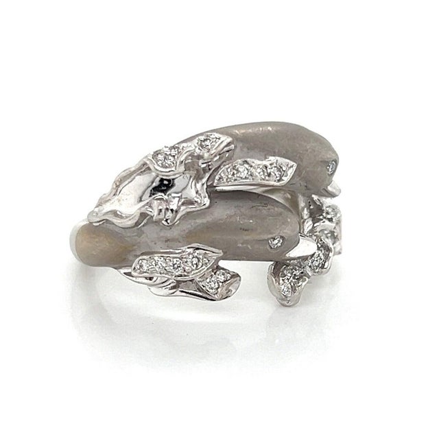 Contemporary Mid 20th Century Carrera y Carrera Diamond 18k White Gold Double Dolphin Ring Size 5 For Sale - Image 3 of 9