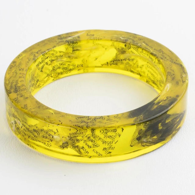 John Galliano Yellow Acrylic Resin Bracelet Bangle with Newspaper Inclusions For Sale - Image 10 of 17