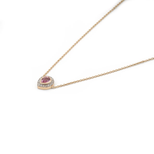 Modern Pear Cut Pink Sapphire & Diamond Pendant Necklace in 18k Yellow Gold For Sale - Image 4 of 13